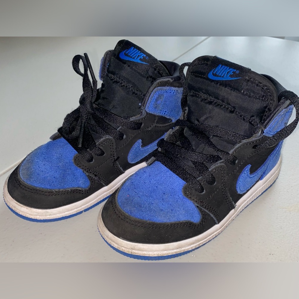 Used boys 9c Nike Sneakers